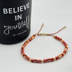 Bratara colorata pe snur