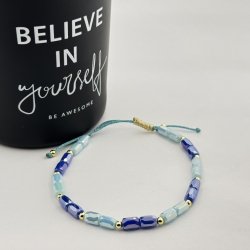 Bratara colorata pe snur