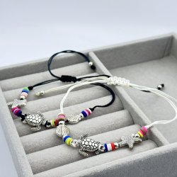 Bratara colorata pe snur