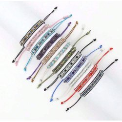 Bratara colorate pe snur