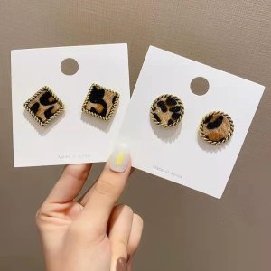 Cercei animal print rotunzi
