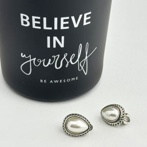 Cercei clips cu perlute Cercei clips cu perlute