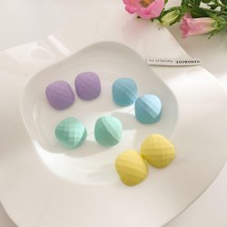 Cercei colorati cu surub