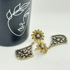 Cercei eleganti statement