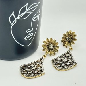 Cercei eleganti statement