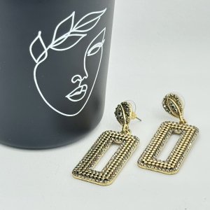 Cercei eleganti statement