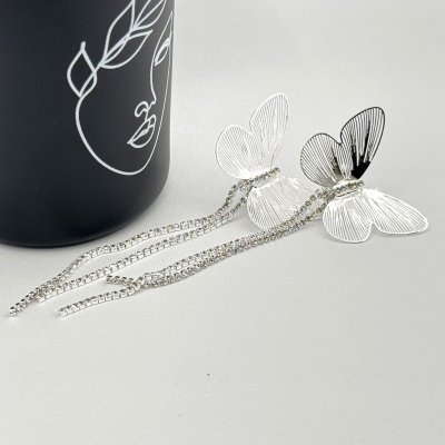 Cercei lungi cu fluturi