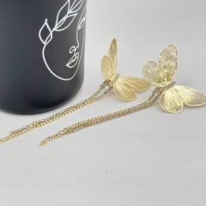 Cercei lungi cu fluturi