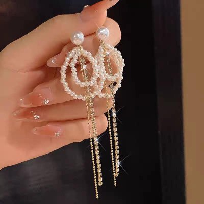 Cercei lungi cu perle