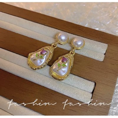 Cercei lungi cu perle