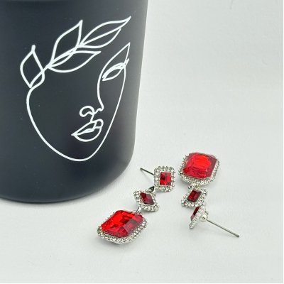 Cercei lungi eleganti