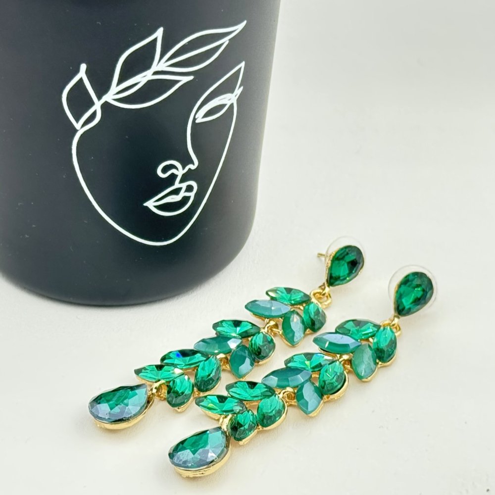 Cercei lungi stralucitori Cercei lungi stralucitori