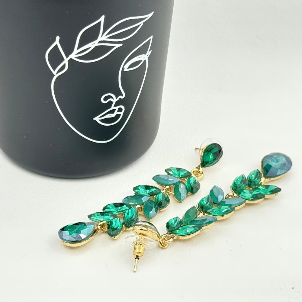 Cercei lungi stralucitori Cercei lungi stralucitori