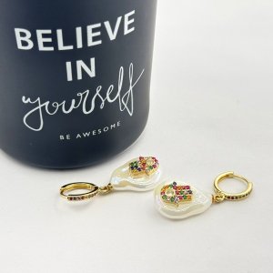 Cercei moderni Hamsa