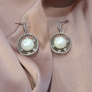 Cercei eleganti cu perle