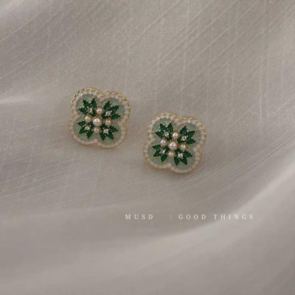 Cercei stud in nuante de verde Cercei stud in nuante de verde