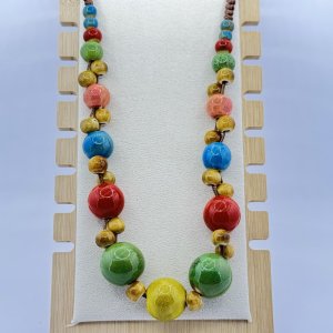 Colier ceramica multicolor pe snur