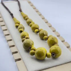 Colier ceramica pe snur textil