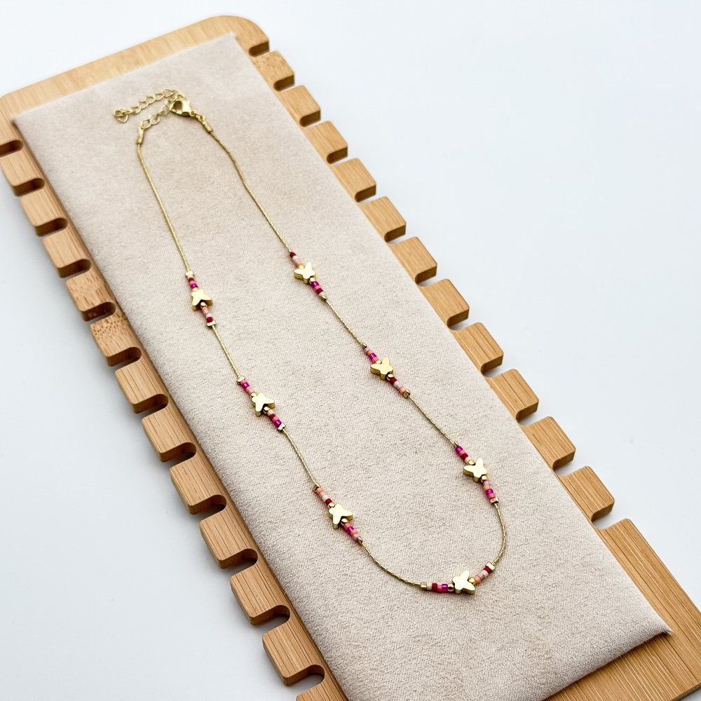 Colier colorat cu fluturi