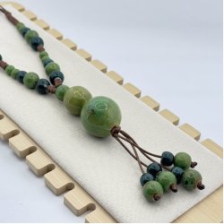 Colier colorat din ceramica
