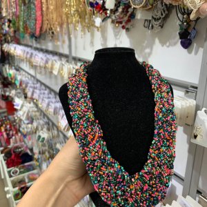 Colier colorat margelute de nisip