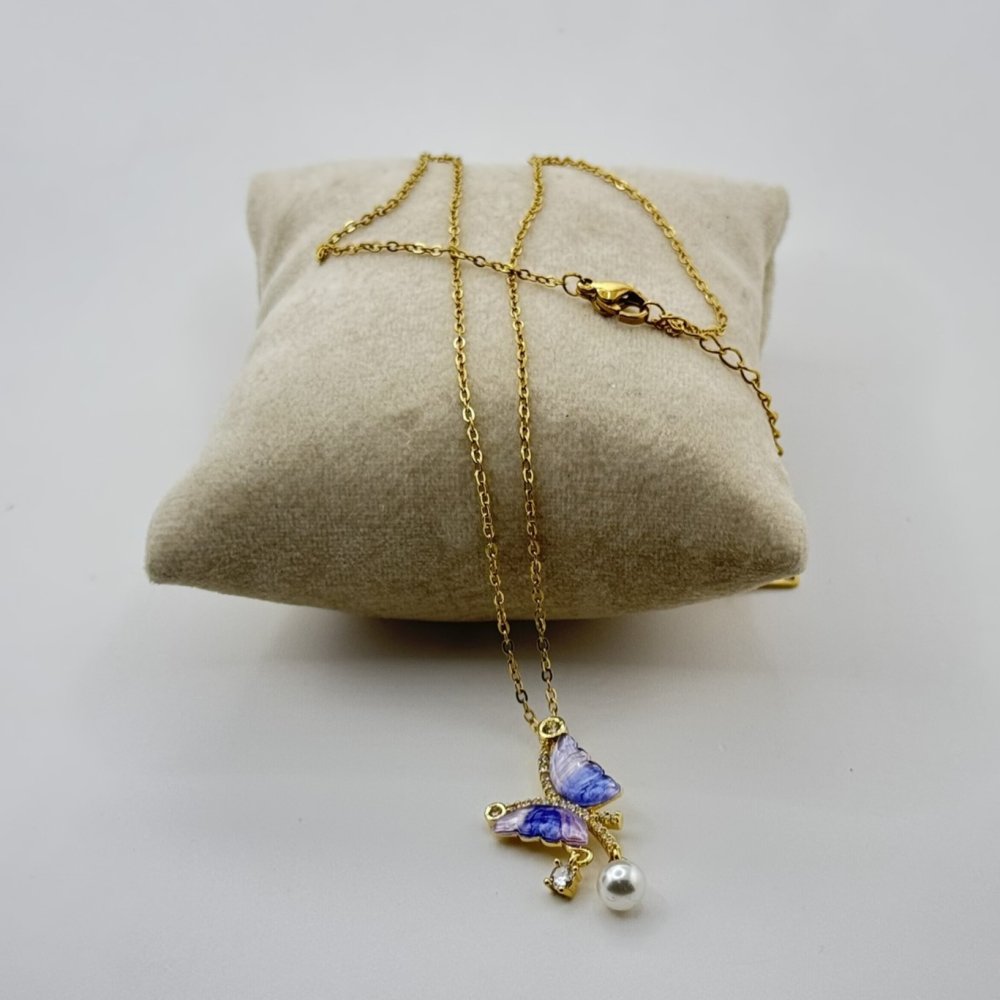 Colier pandantiv fluture mov Colier pandantiv fluture mov