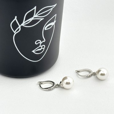 Cercei rodiati cu perlute albe