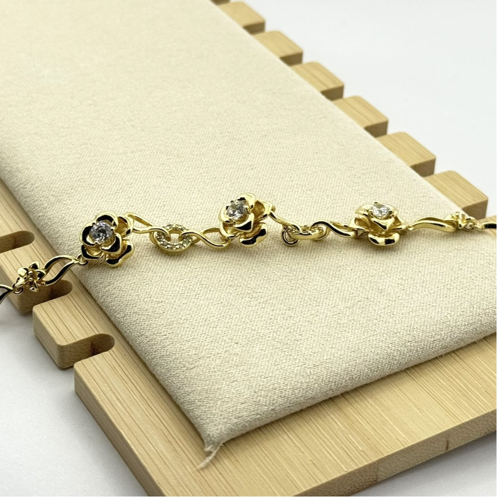 Bratara placata cu aur 18k design floral Bratara placata cu aur 18k design floral