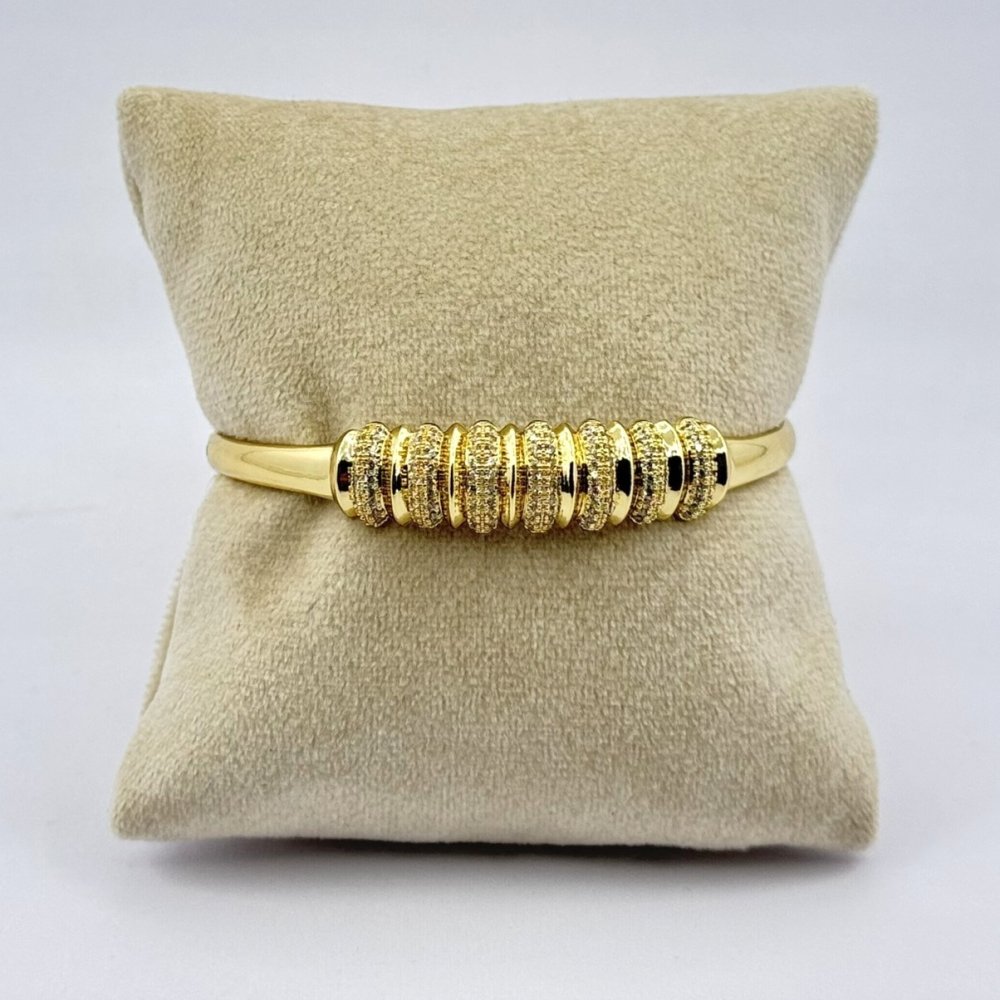 Bratara placata cu aur 18k eleganta Bratara placata cu aur 18k eleganta