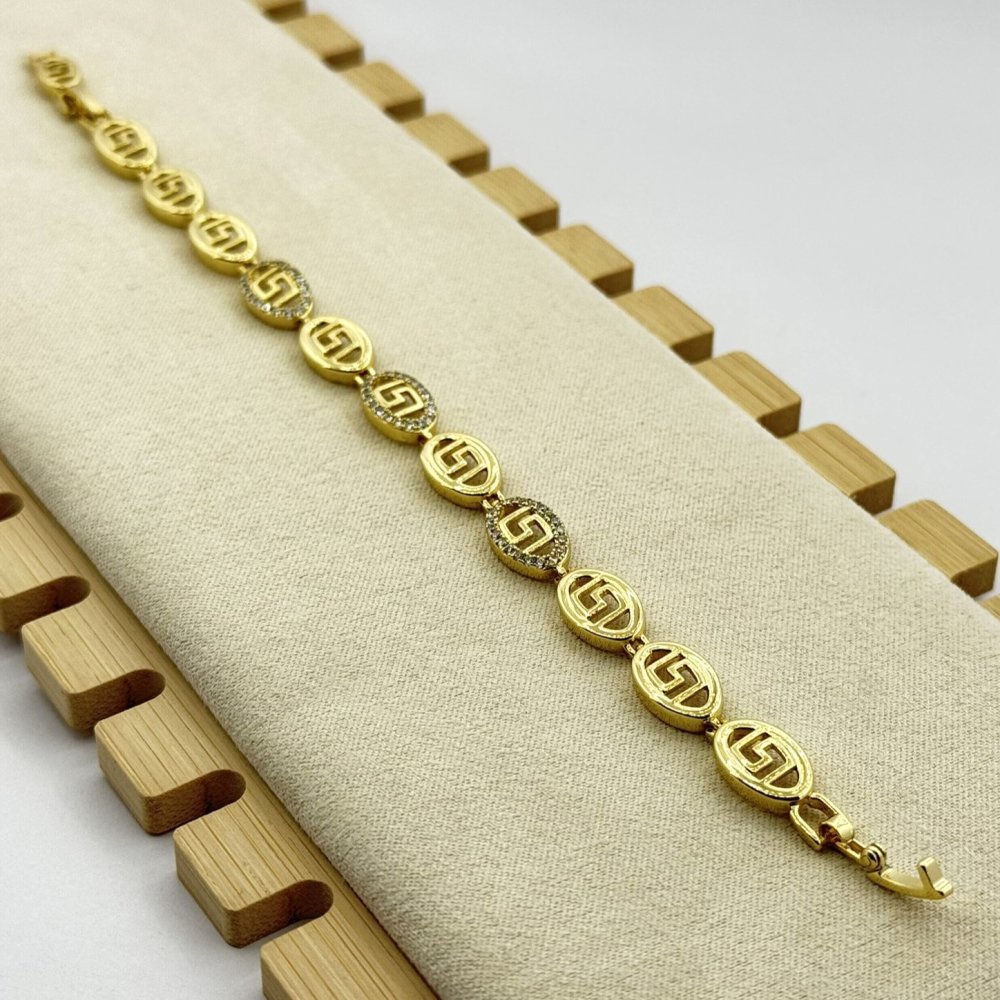 Bratara placata cu aur 18k eleganta Bratara placata cu aur 18k eleganta