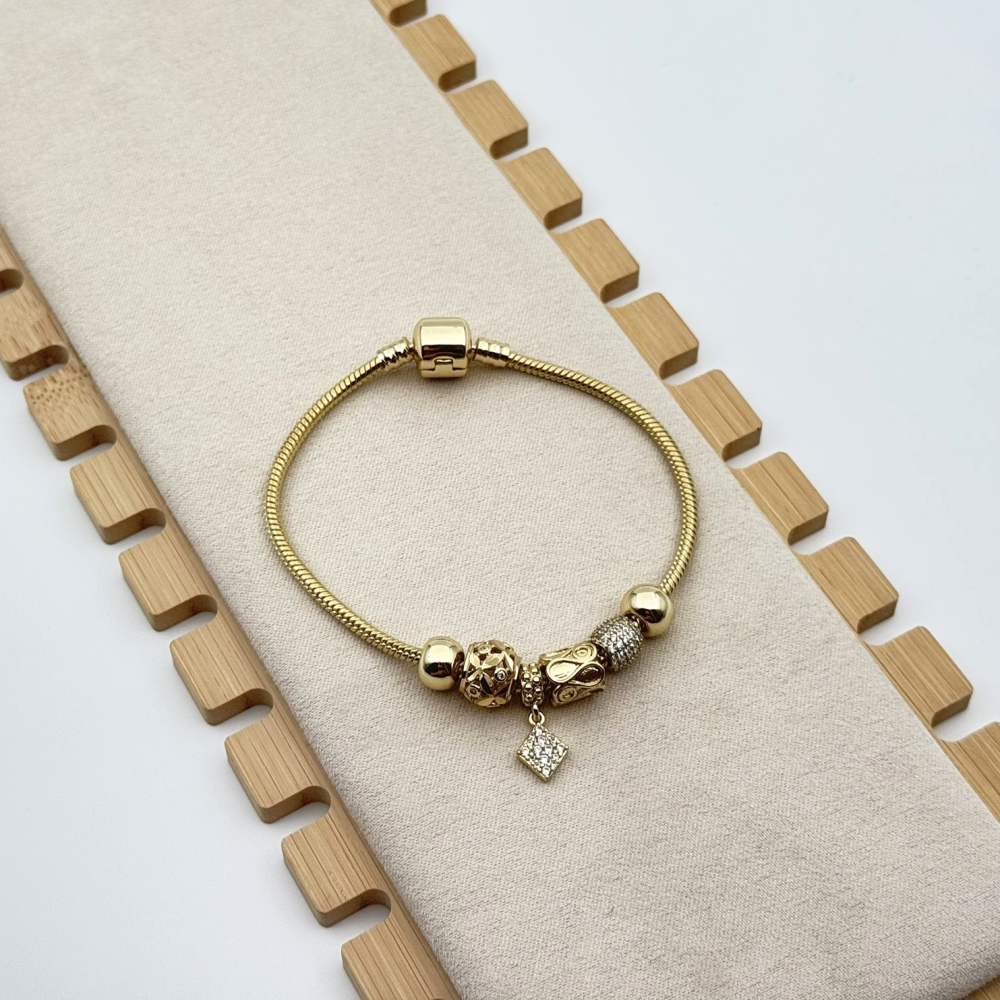 Bratara placata cu aur 18k Bratara placata cu aur 18k