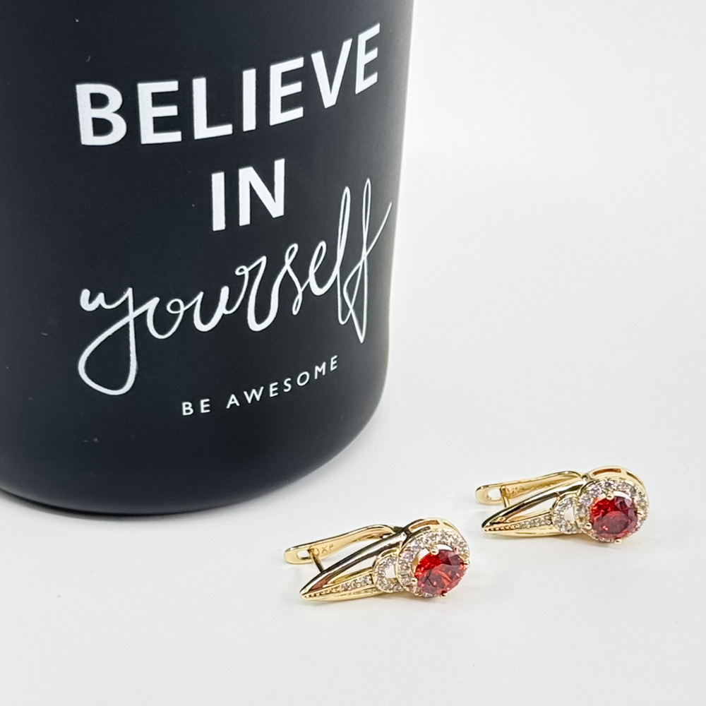 Cercei placati aur 18K cristale Zirconia de culoare rosie Cercei placati aur 18K cristale Zirconia de culoare rosie