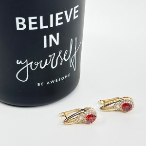 Cercei placati aur 18K cristale Zirconia de culoare rosie Cercei placati aur 18K cristale Zirconia de culoare rosie