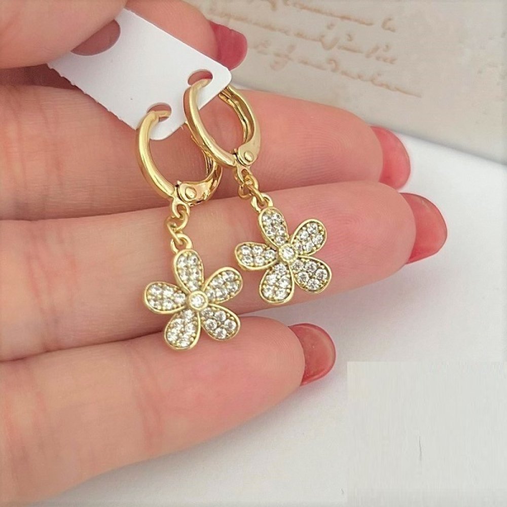 Cercei placati aur 18k cu floricele Cercei placati aur 18k cu floricele
