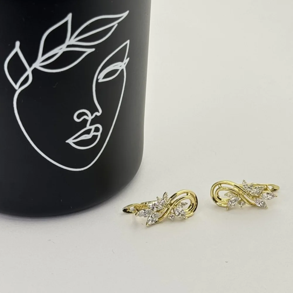 Cercei placati aur 18k design floral Cercei placati aur 18k design floral