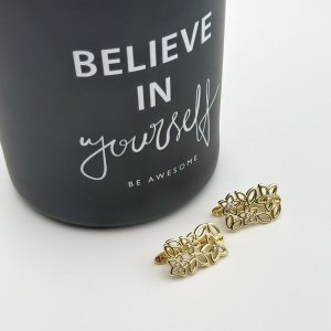 Cercei placati aur 18k florali Cercei placati aur 18k florali