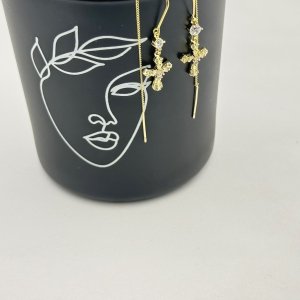 Cercei placati aur 18k lungi cruciulite Cercei placati aur 18k lungi cruciulite