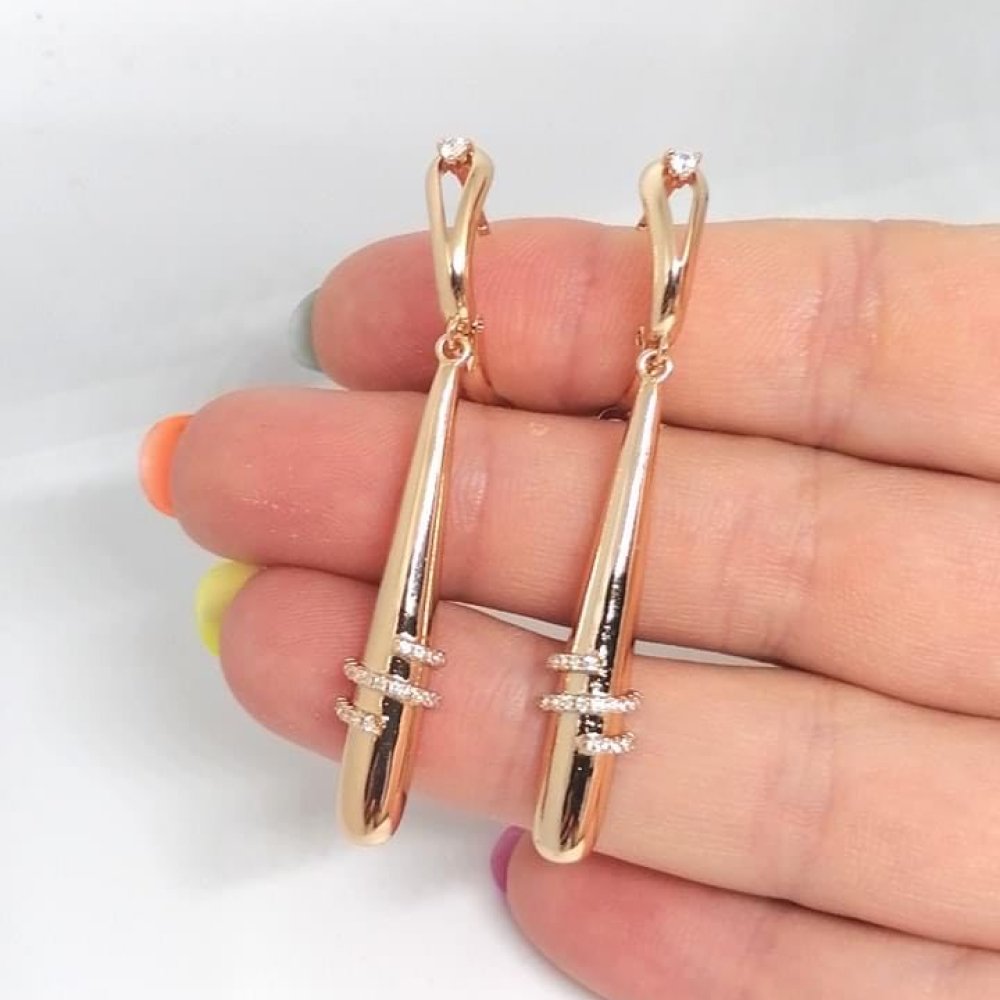 Cercei placati aur 18k lungi si eleganti Cercei placati aur 18k lungi si eleganti