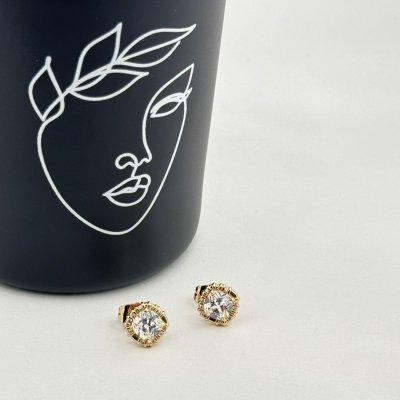 Cercei placati aur 18k mici cu surub