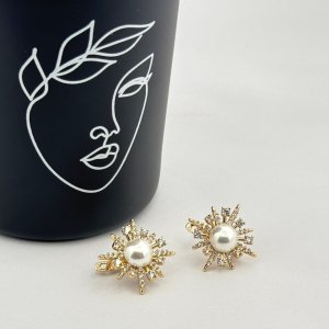 Cercei placati aur 18k perlute mici albe