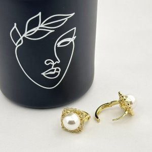 Cercei placati aur18k perlute albe