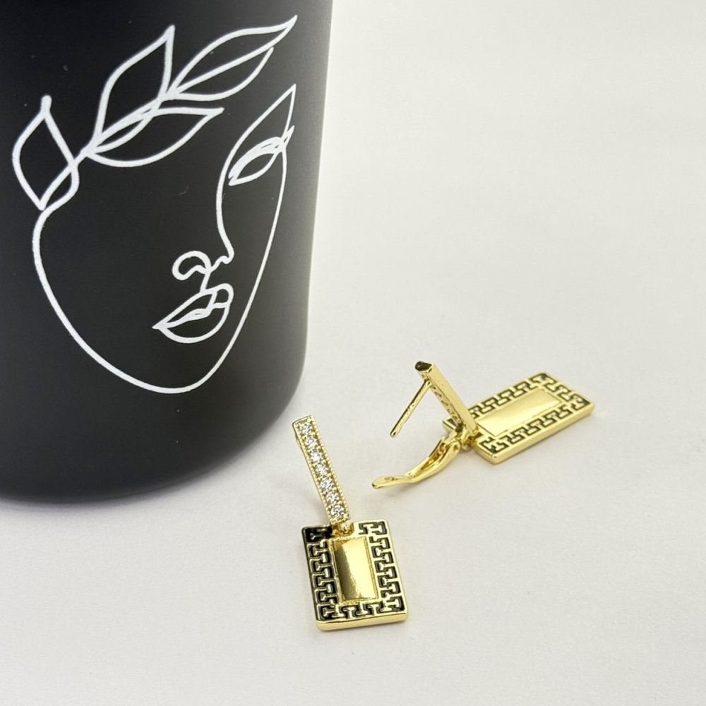 Cercei placati cu aur 18k moderni Cercei placati cu aur 18k moderni