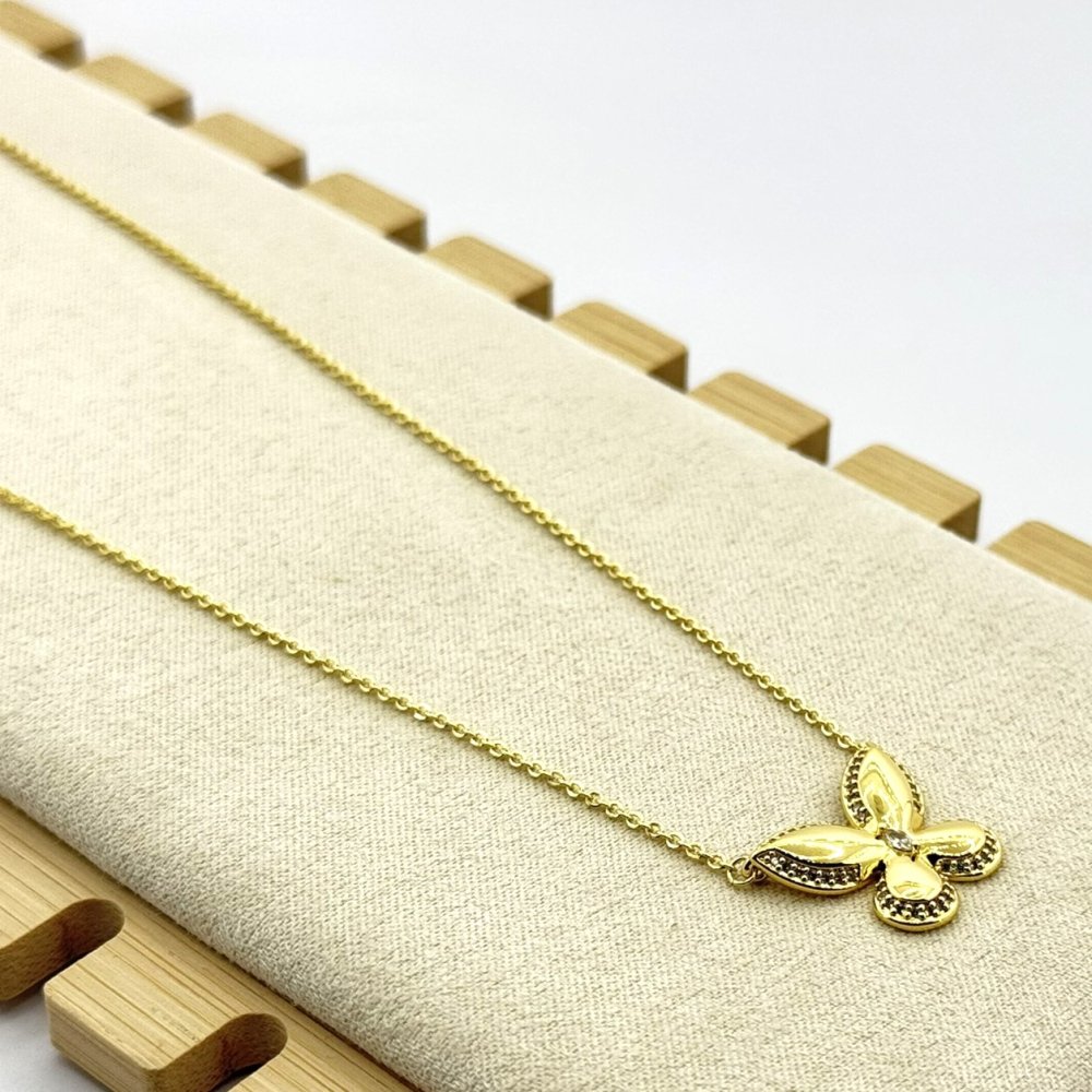 Colier placat aur 18k cu fluturas delicat Colier placat aur 18k cu fluturas delicat