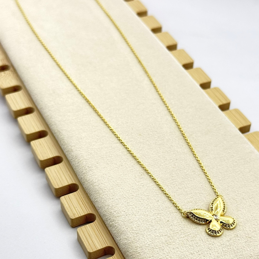 Colier placat aur 18k cu fluturas delicat Colier placat aur 18k cu fluturas delicat