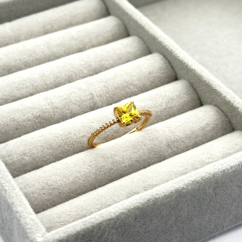 Inel placat aur 18k cristal galben Inel placat aur 18k cristal galben