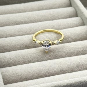 Inel placat aur 18k cristale Zirconia Inel placat aur 18k cristale Zirconia