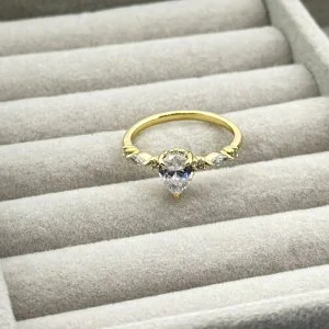 Inel placat aur 18k cristale Zirconia Inel placat aur 18k cristale Zirconia