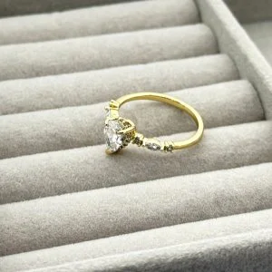 Inel placat aur 18k cristale Zirconia Inel placat aur 18k cristale Zirconia