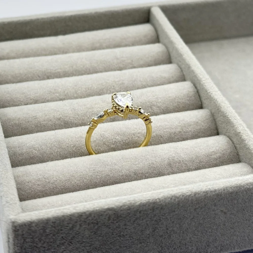 Inel placat aur 18k cristale Zirconia Inel placat aur 18k cristale Zirconia