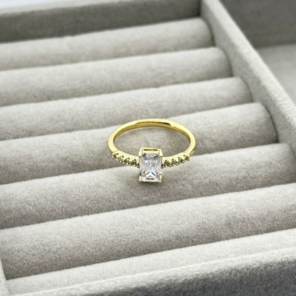 Inel placat aur 18k cristale Zirconia Inel placat aur 18k cristale Zirconia